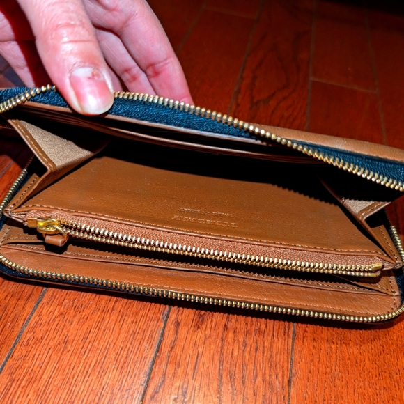 Burberry wallet - Picture 3 of 3